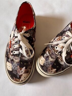 Vans x ASPCA Cat Print Sneakers Authentic Limited Edition Animal Shoes Women’s 7
